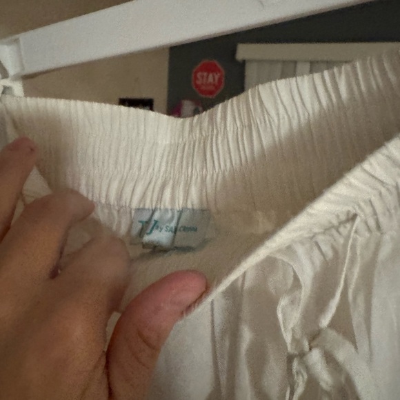 TAJ by Sabrina Crippa White Skirt with Blue Floral Embroidery - Picture 3 of 6